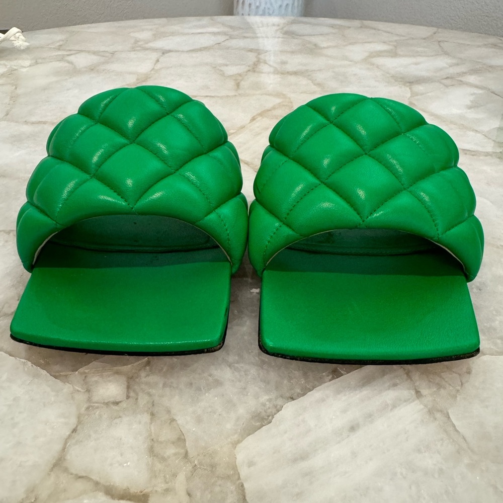 Bottega Veneta Padded Flat Sandal - Picture 3 of 8